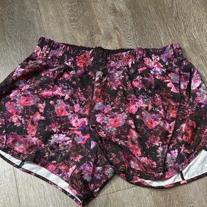Lululemon Track That Mid-Rise Lined Shorts 5" size 14 Fluoro Floral Multi